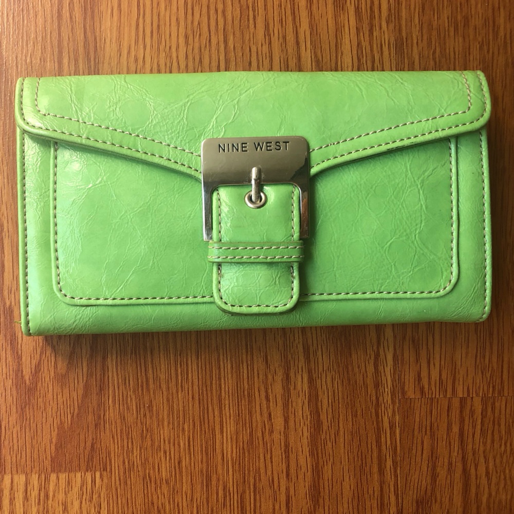 Nine West Clutch Green
